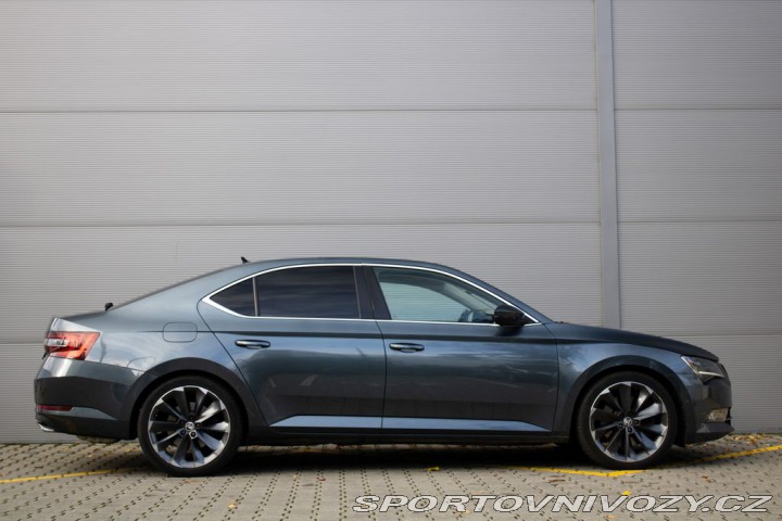 Škoda Superb 2016