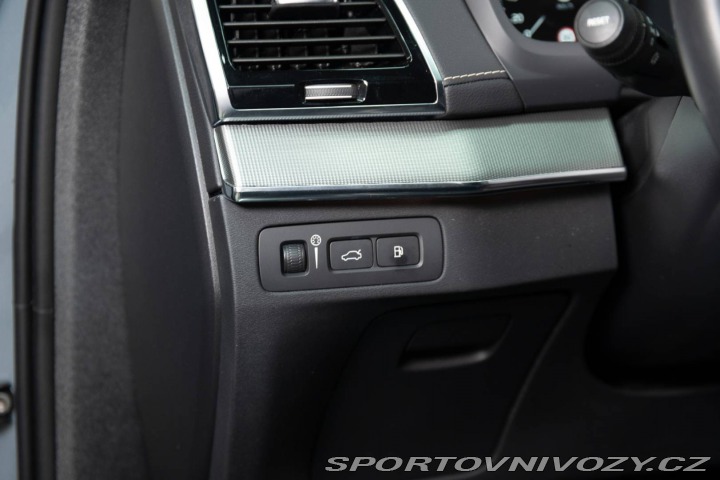 Volvo Ostatní modely XC90  R Desing Recharge AWD A/ 2021