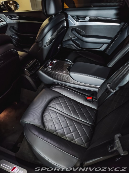 Audi S8  2016