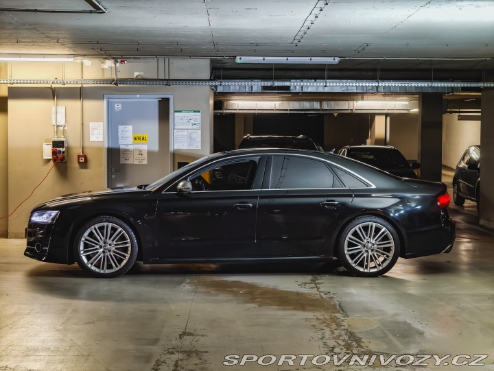 Audi S8  2016