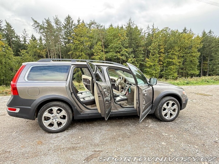 Volvo Ostatní modely XC70 3,0   T6 automat 2010