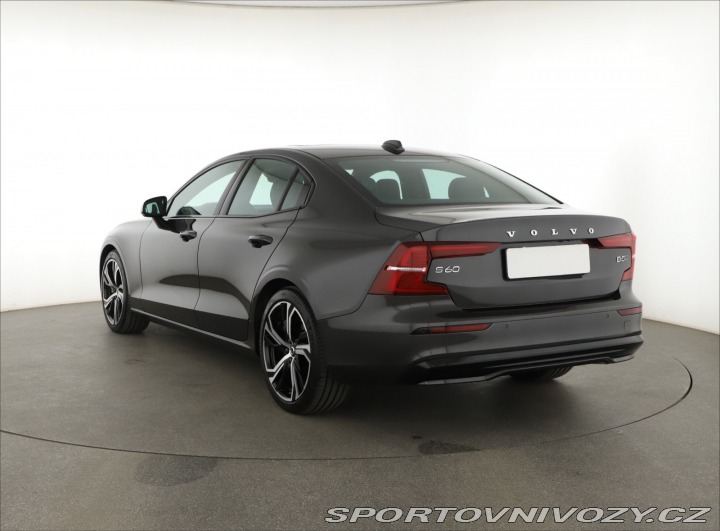 Volvo S60 B5 AWD 2024