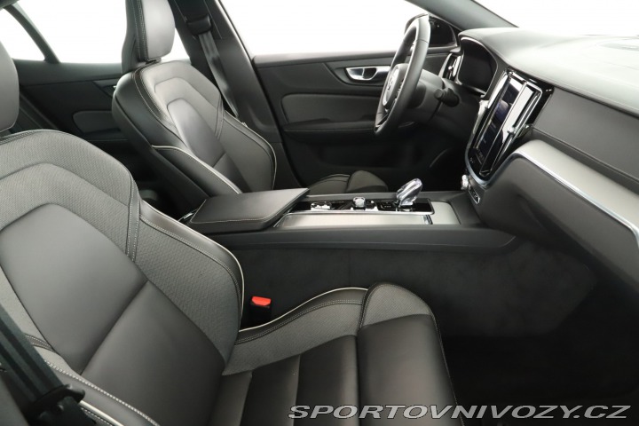 Volvo S60 B5 AWD 2024