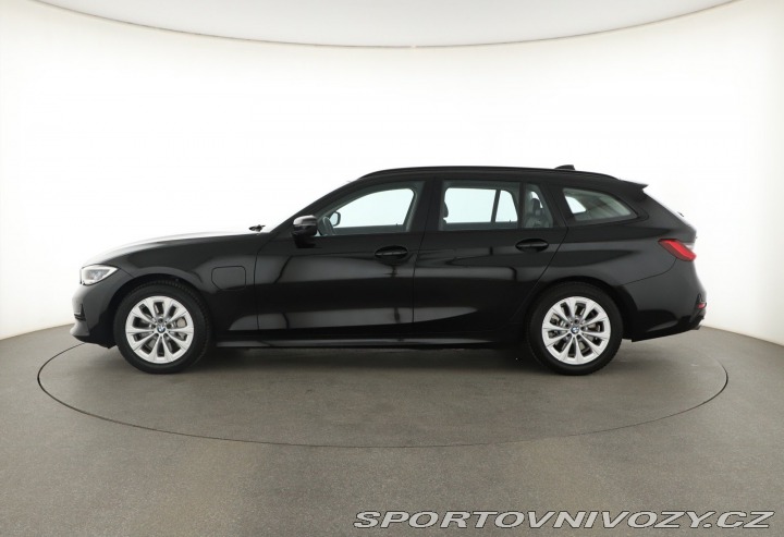 BMW 3 330 e xDrive 2021