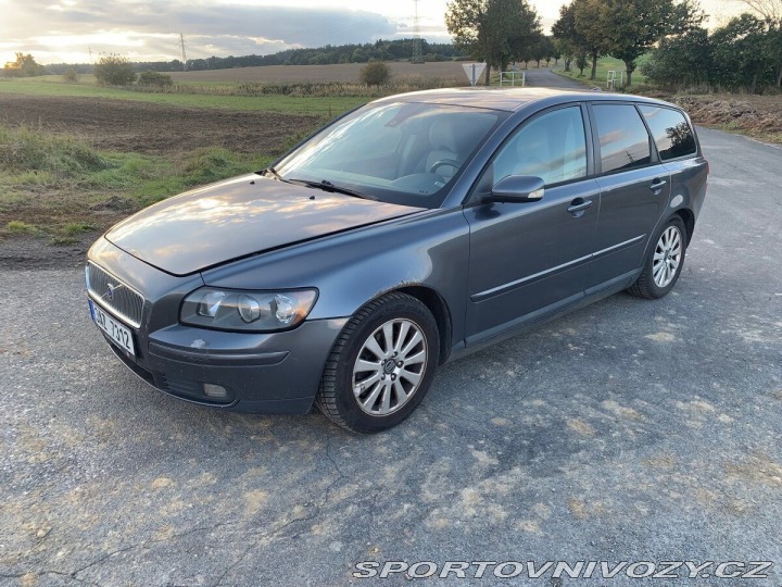 Volvo Ostatní modely V50 2,4   5 válec , R.v. 2004 2004