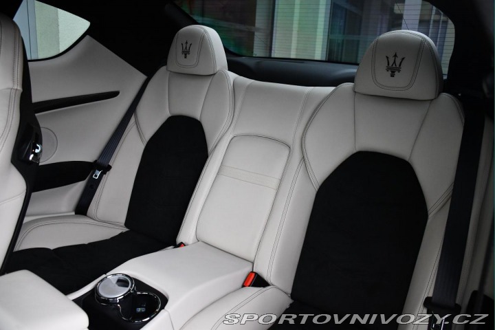 Maserati GranTurismo SPORT 4.7 V8 MC CARBON ČR 2016