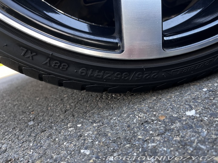 Volkswagen Ostatní modely 6 GTi SportClub 2011