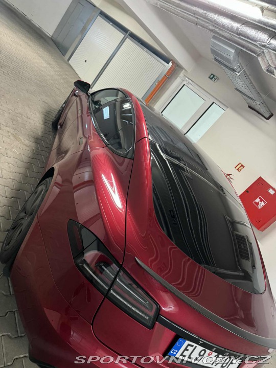 Tesla Model S Plaid 2024