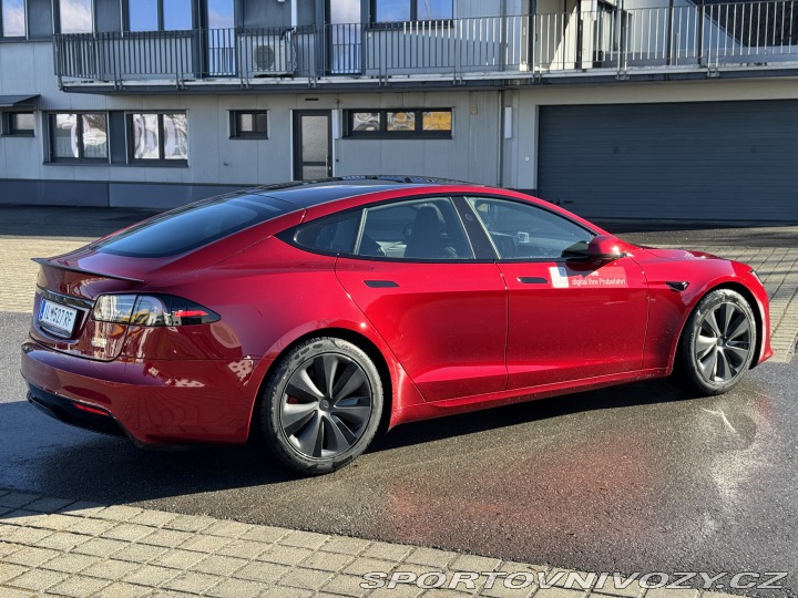 Tesla Model S Plaid 2024