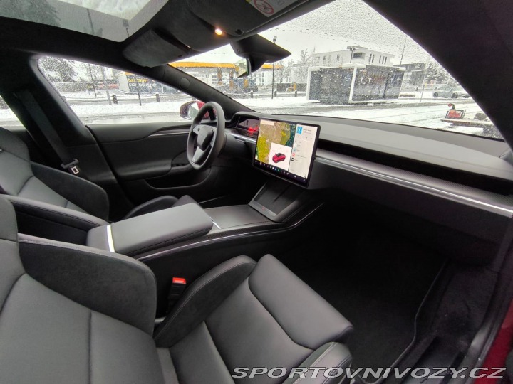 Tesla Model S Plaid 2024