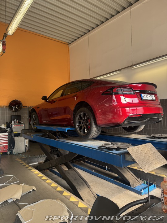 Tesla Model S Plaid 2024