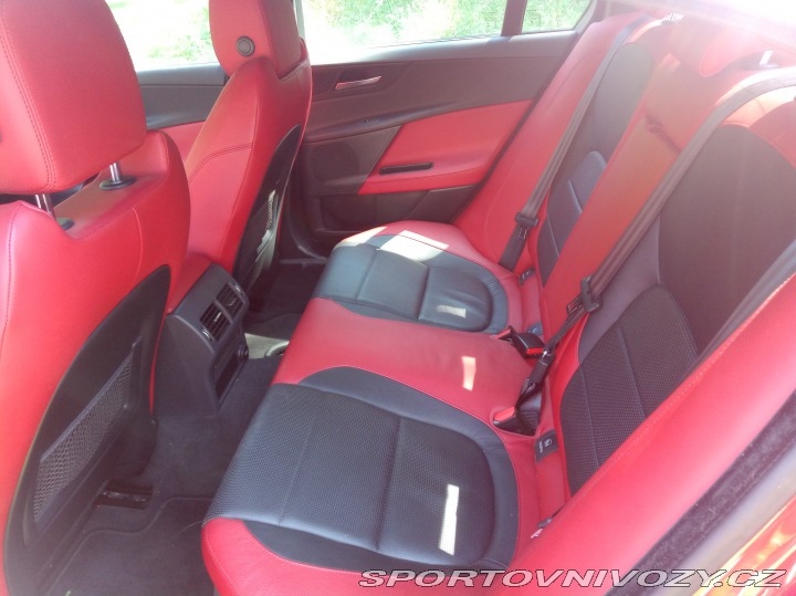 Jaguar XE  2018