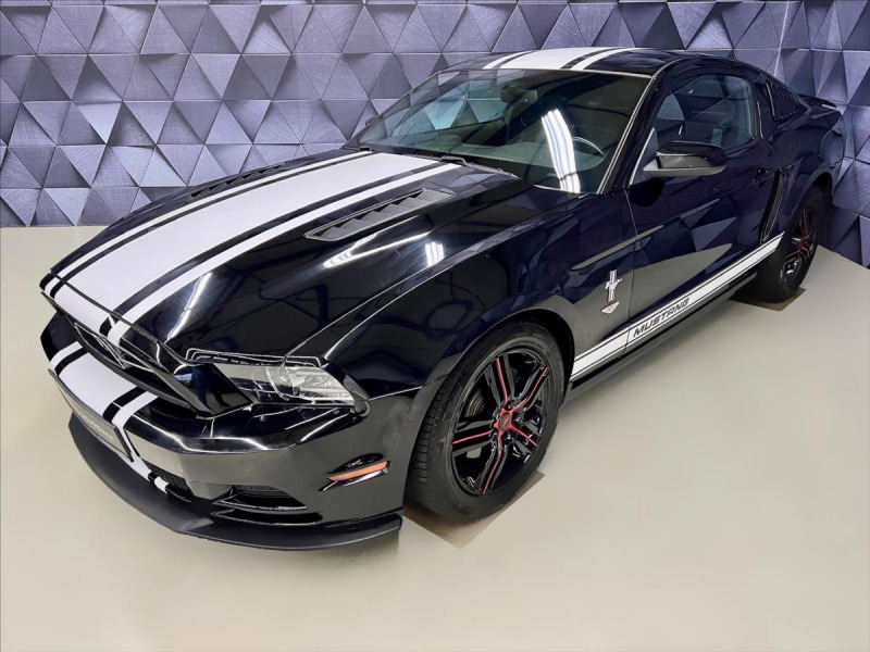 Ford Mustang 3,7 L V6 A/T 227KW, PREMI