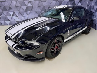 Ford Mustang 3,7 L V6 A/T 227KW, PREMI