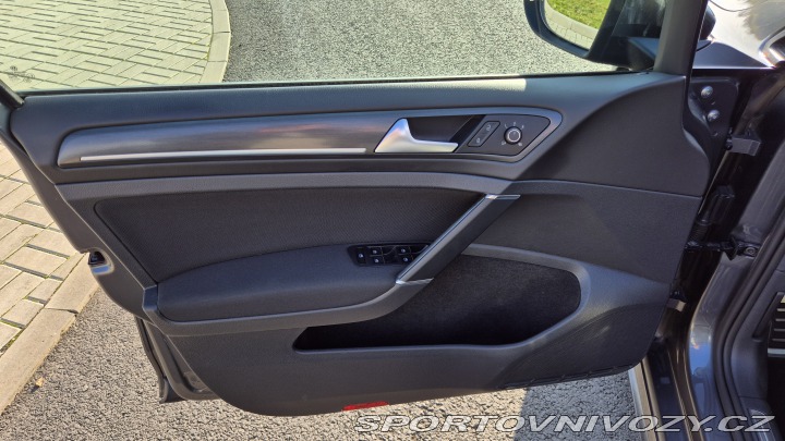 Volkswagen Golf 2,0GTD 135kw DSG po rozv. 2017