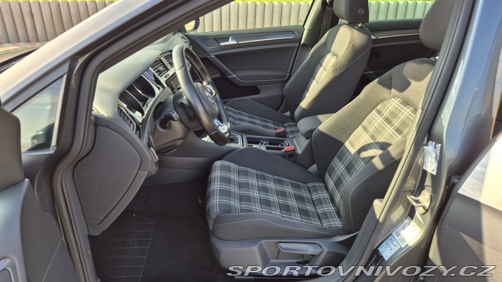 Volkswagen Golf 2,0GTD 135kw DSG po rozv. 2017