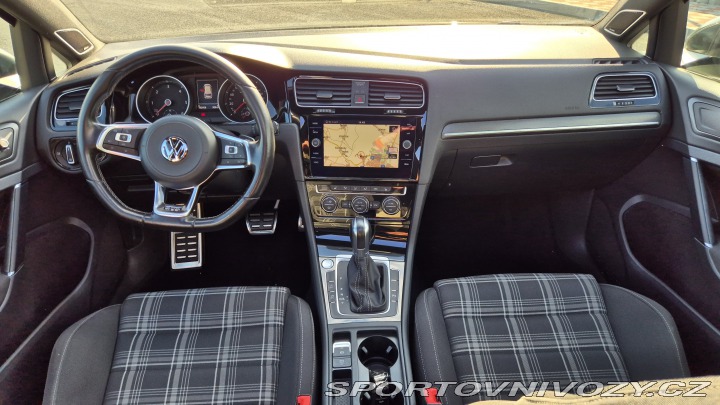 Volkswagen Golf 2,0GTD 135kw DSG po rozv. 2017