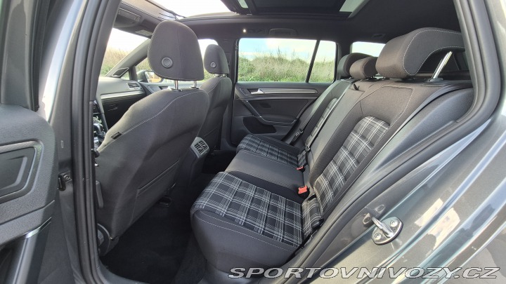 Volkswagen Golf 2,0GTD 135kw DSG po rozv. 2017