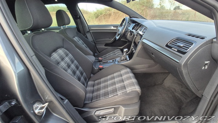 Volkswagen Golf 2,0GTD 135kw DSG po rozv. 2017