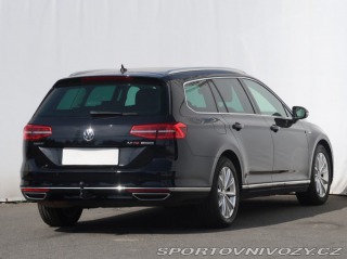 Volkswagen Ostatní modely Passat Highline 2.0 BiTDI 2016
