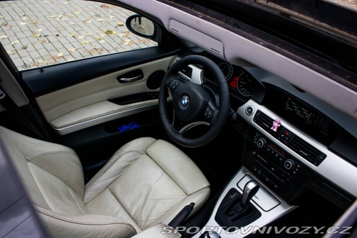 BMW 3 Touring  330d xDrive A/T 2007