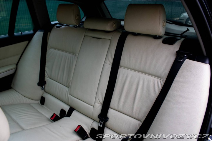 BMW 3 Touring  330d xDrive A/T 2007