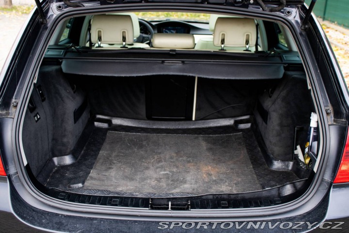 BMW 3 Touring  330d xDrive A/T 2007