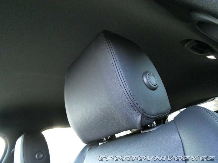 Ostatní značky Ostatní modely Land Rover Range Rover Velar 3,0 Dynamic SE P400e 4x4 2026