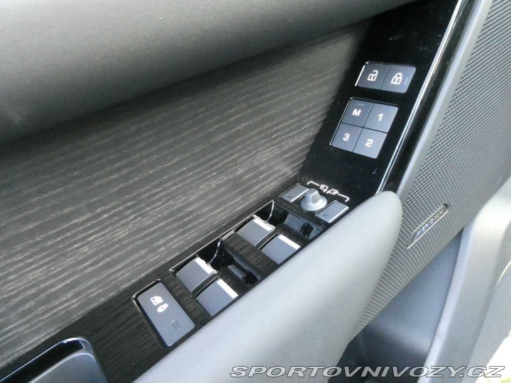 Ostatní značky Ostatní modely Land Rover Range Rover Velar 3,0 Dynamic SE P400e 4x4 2025