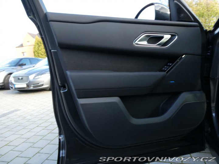 Ostatní značky Ostatní modely Land Rover Range Rover Velar 3,0 Dynamic SE P400e 4x4 2025
