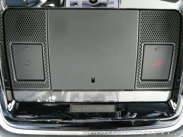 Ostatní značky Ostatní modely Land Rover Range Rover Velar 3,0 Dynamic SE P400e 4x4 2025