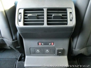 Ostatní značky Ostatní modely Land Rover Range Rover Velar 3,0 Dynamic SE P400e 4x4 2025