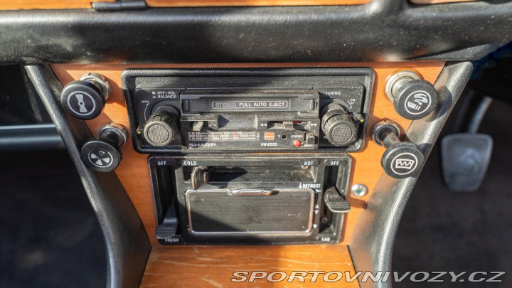 Ostatní značky Ostatní modely Triumph Stag 1977