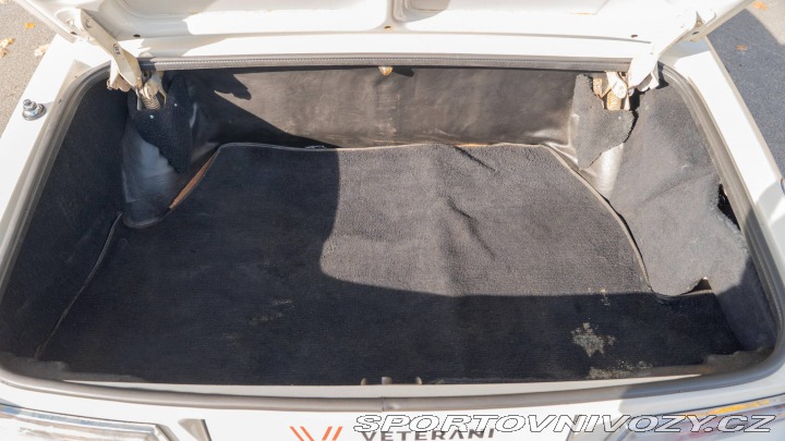 Ostatní značky Ostatní modely Triumph Stag 1977