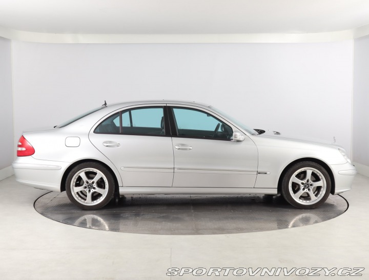 Mercedes-Benz E E 350 4MATIC 2005