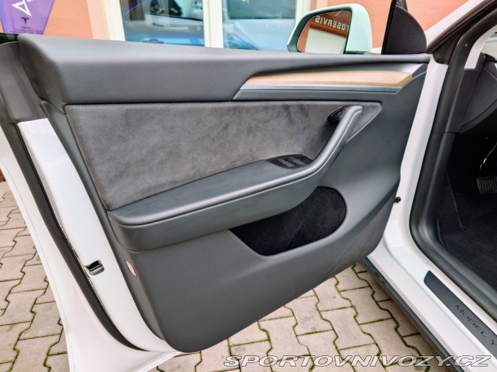 Tesla Model Y Dual Motor Long Range 378 2022