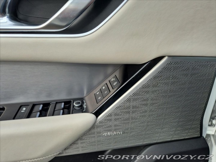Ostatní značky Ostatní modely Land Rover Range Rover Velar 3,0 P380 HSE V6 Kompresor 2018