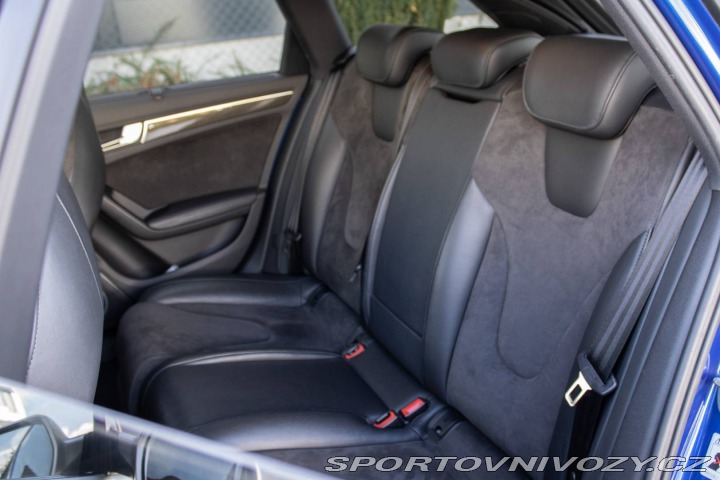 Audi RS4 RS4  331KW A/T / FINANCO 2013