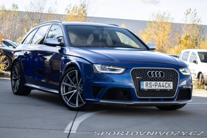 Audi RS4 RS4  331KW A/T / FINANCO 2013