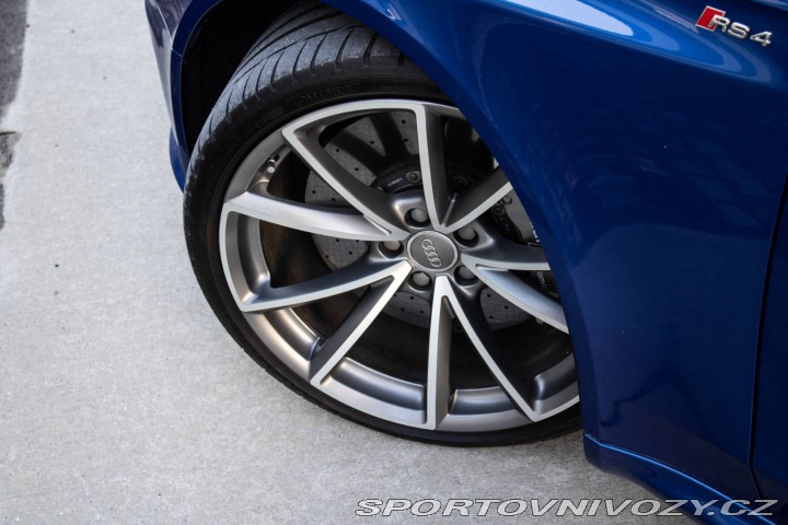 Audi RS4 RS4  331KW A/T / FINANCO 2013