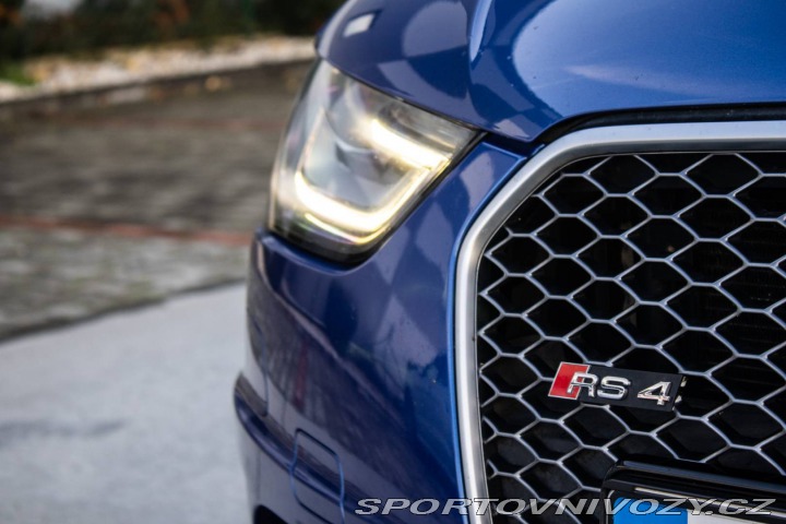 Audi RS4 RS4  331KW A/T / FINANCO 2013
