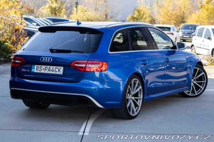 Audi RS4 RS4  331KW A/T / FINANCO 2013