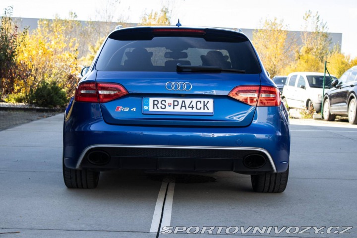 Audi RS4 RS4  331KW A/T / FINANCO 2013