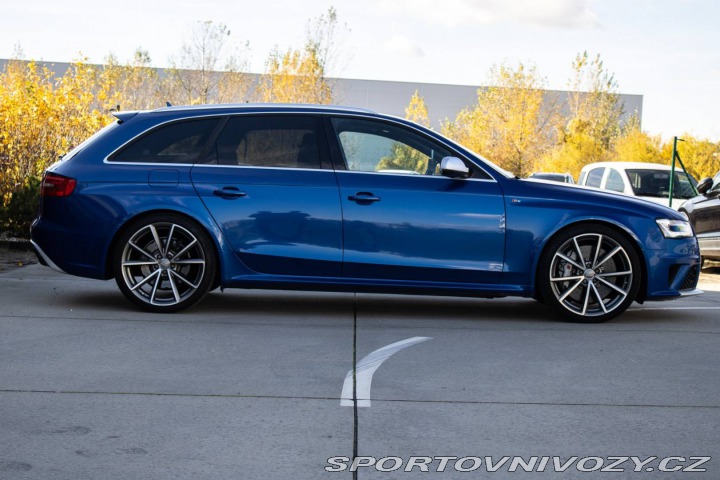 Audi RS4 RS4  331KW A/T / FINANCO 2013