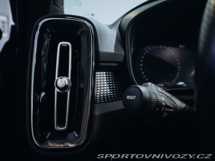 Volvo Ostatní modely XC40 T5 AWD R-Design 2018