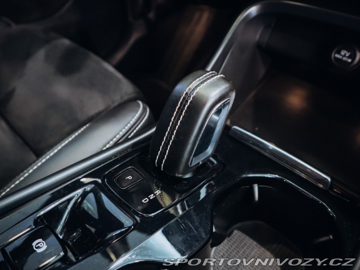 Volvo Ostatní modely XC40 T5 AWD R-Design 2018