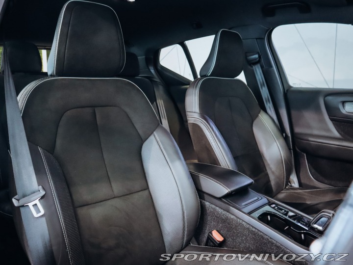 Volvo Ostatní modely XC40 T5 AWD R-Design 2018