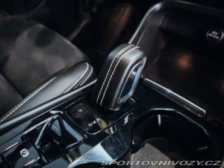 Volvo Ostatní modely XC40 T5 AWD R-Design 2018