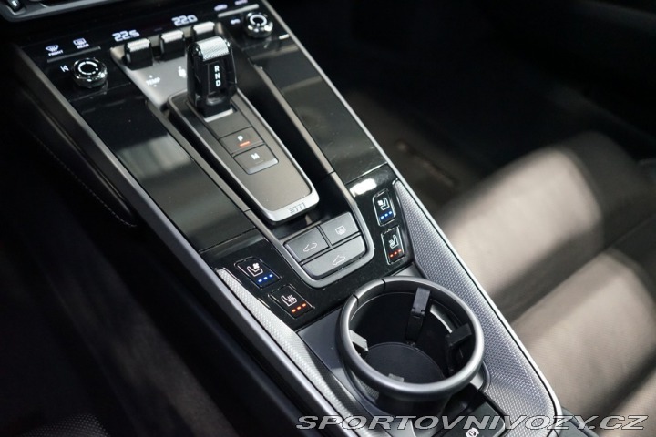 Porsche 911 992*4S*NOVY MOTOR*CHRONO* 2020