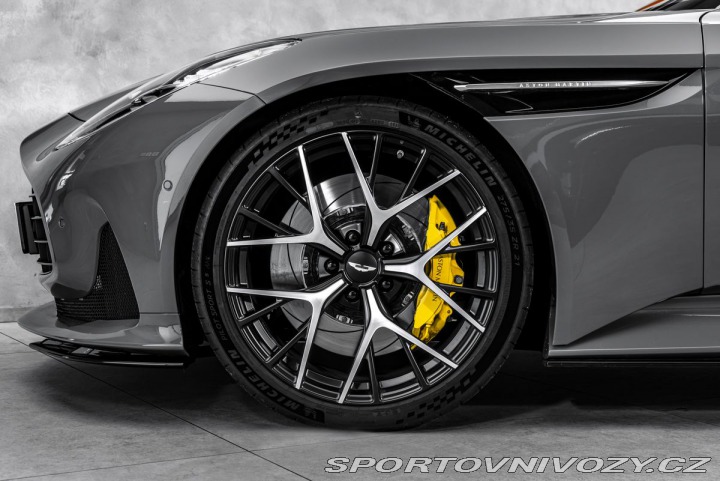 Aston Martin DB12 Sport Design Paket 2023